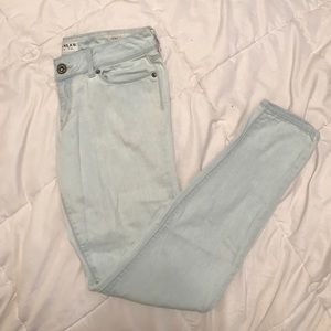 Light  washed denim jeans